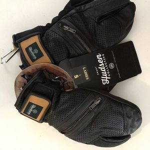 Swany Calvin Lobster Mitten | SMALL BLACK